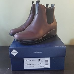 Cole Haan Nassau Waterproof Bootie size 6.5b